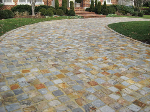 Cobble driveway using Bull Run® Stone