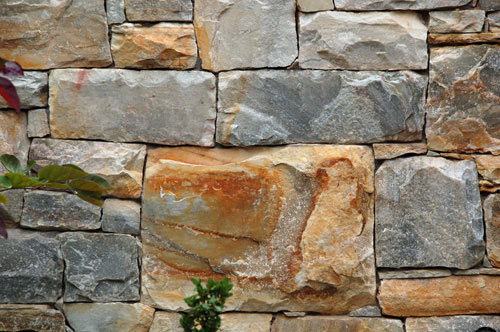 Wall using Bull Run® Stone