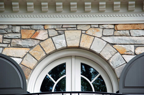 Arch veneered in Bull Run® Stone